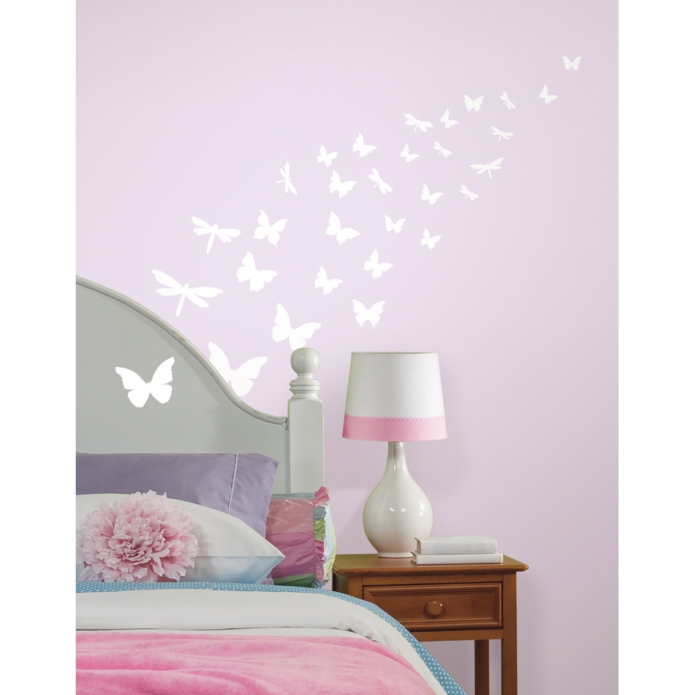 Svítící dekorace - samolepky Motýli Svítící dekorace na zeď samolepky Motýli. Dekorativní obrázky pro děti. Nálepky na zeď RoomMates ( 2,5 cm - 12,5 cm )